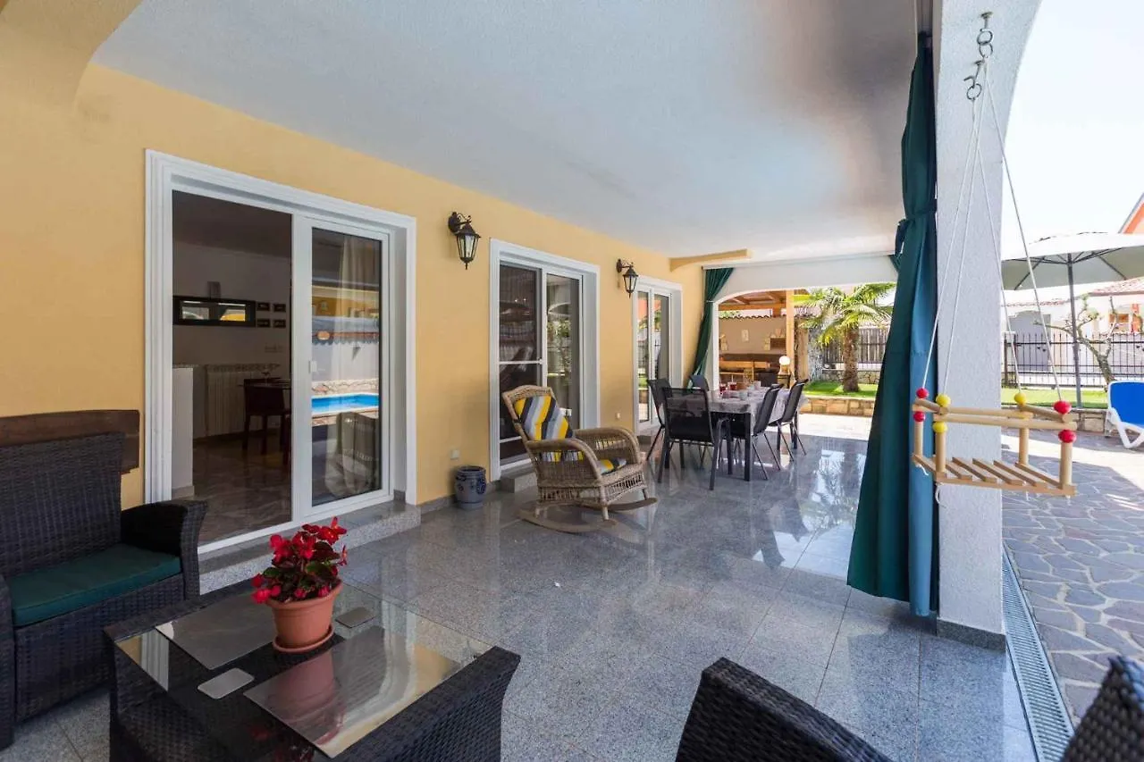 Holiday Home In Kaldanija/Istrien 12040 Apartament Kaldanija