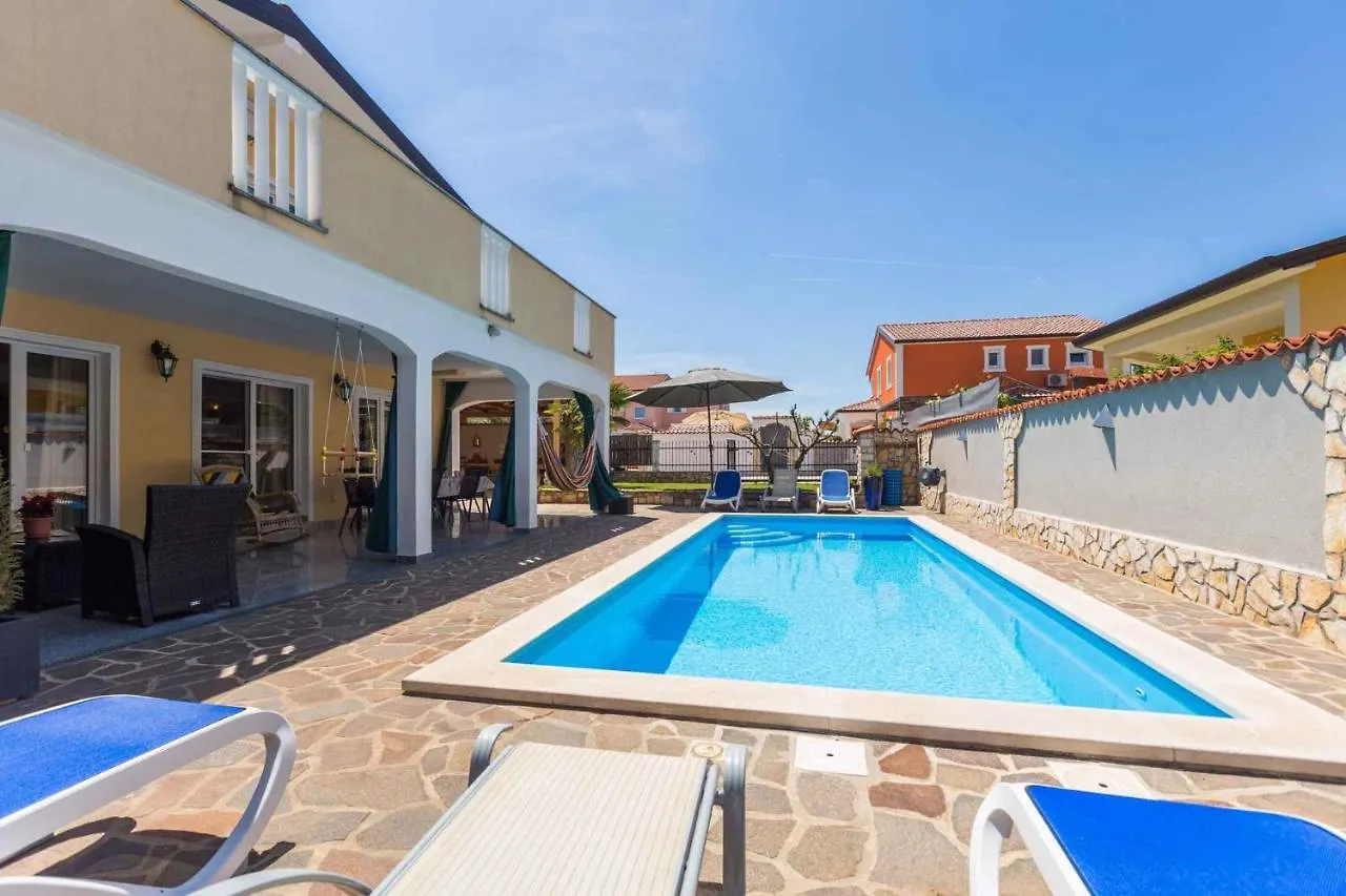Holiday Home In Kaldanija/Istrien 12040 Apartament